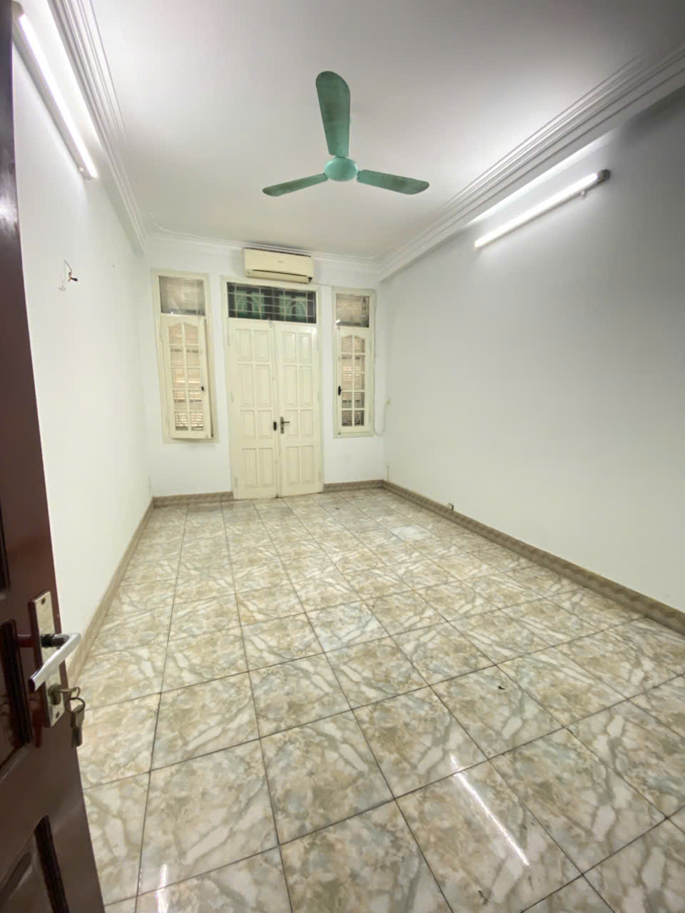 Cho thuê nhà nguyên căn KĐT Đồng Tàu làm văn phòng 4 tầng x 60m2, 6 ngủ, 16 triệu/th - Ảnh 2